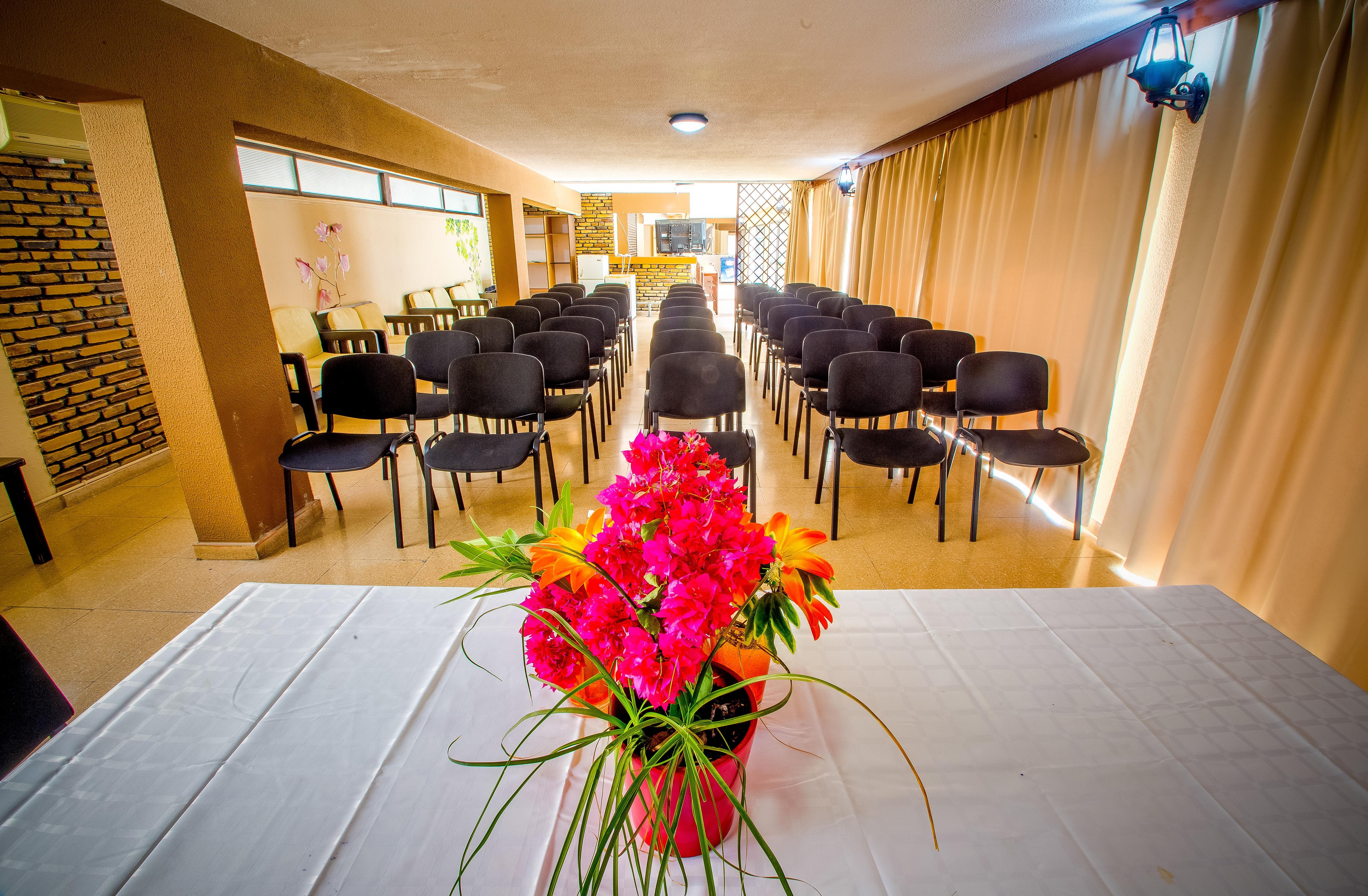 Cactus Hotel ลาร์นาคา ภายนอก รูปภาพ