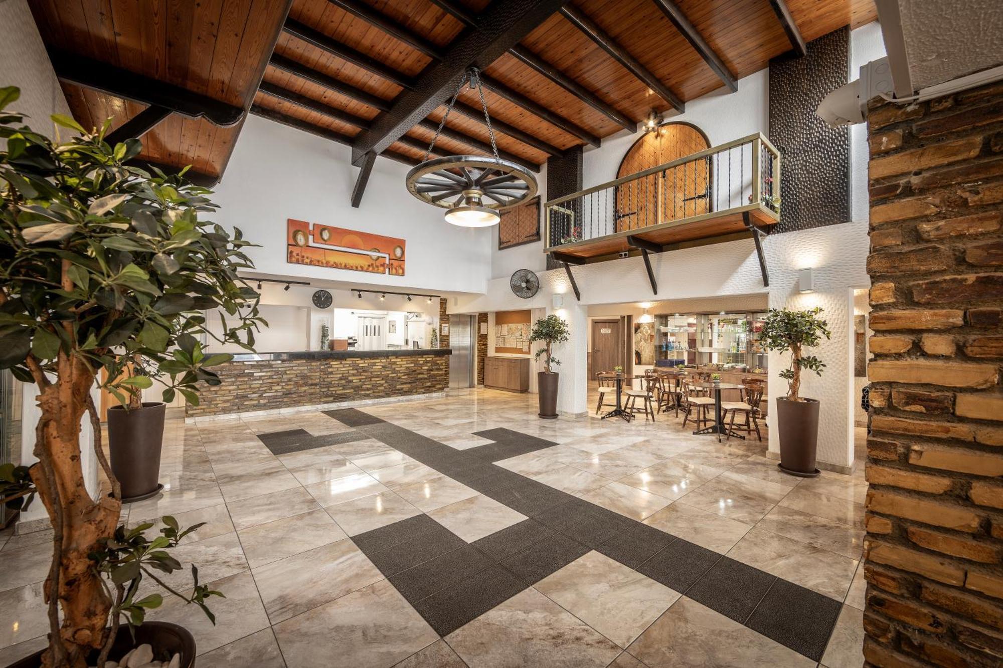 Cactus Hotel ลาร์นาคา ภายนอก รูปภาพ
