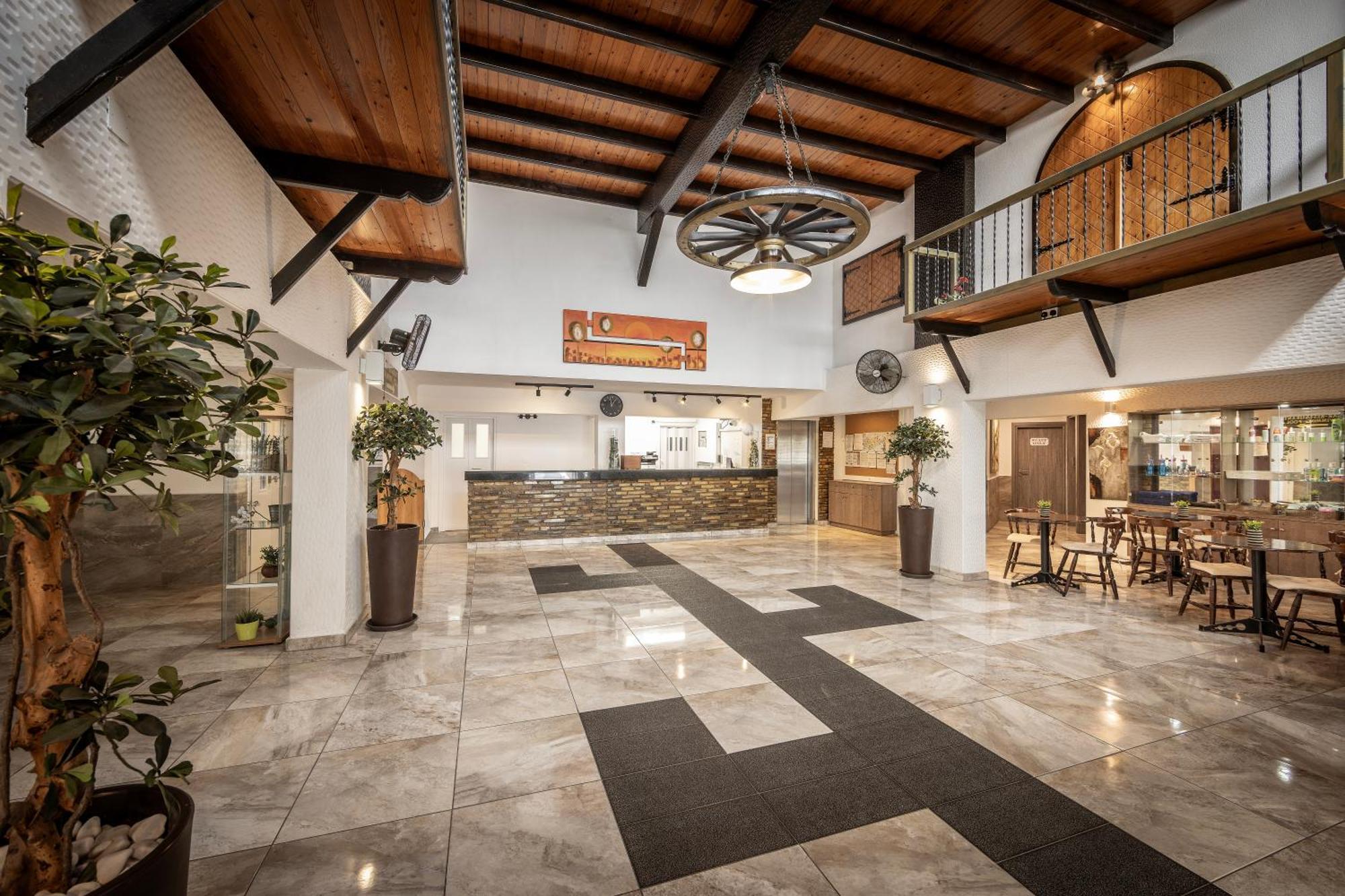 Cactus Hotel ลาร์นาคา ภายนอก รูปภาพ