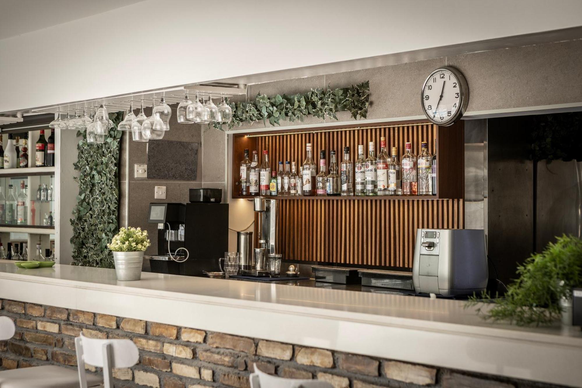 Cactus Hotel ลาร์นาคา ภายนอก รูปภาพ