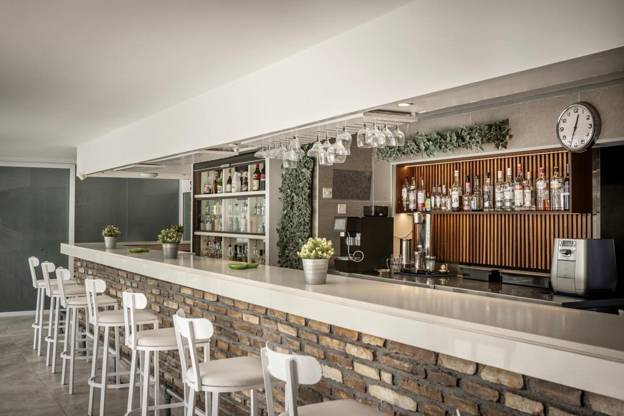 Cactus Hotel ลาร์นาคา ภายนอก รูปภาพ