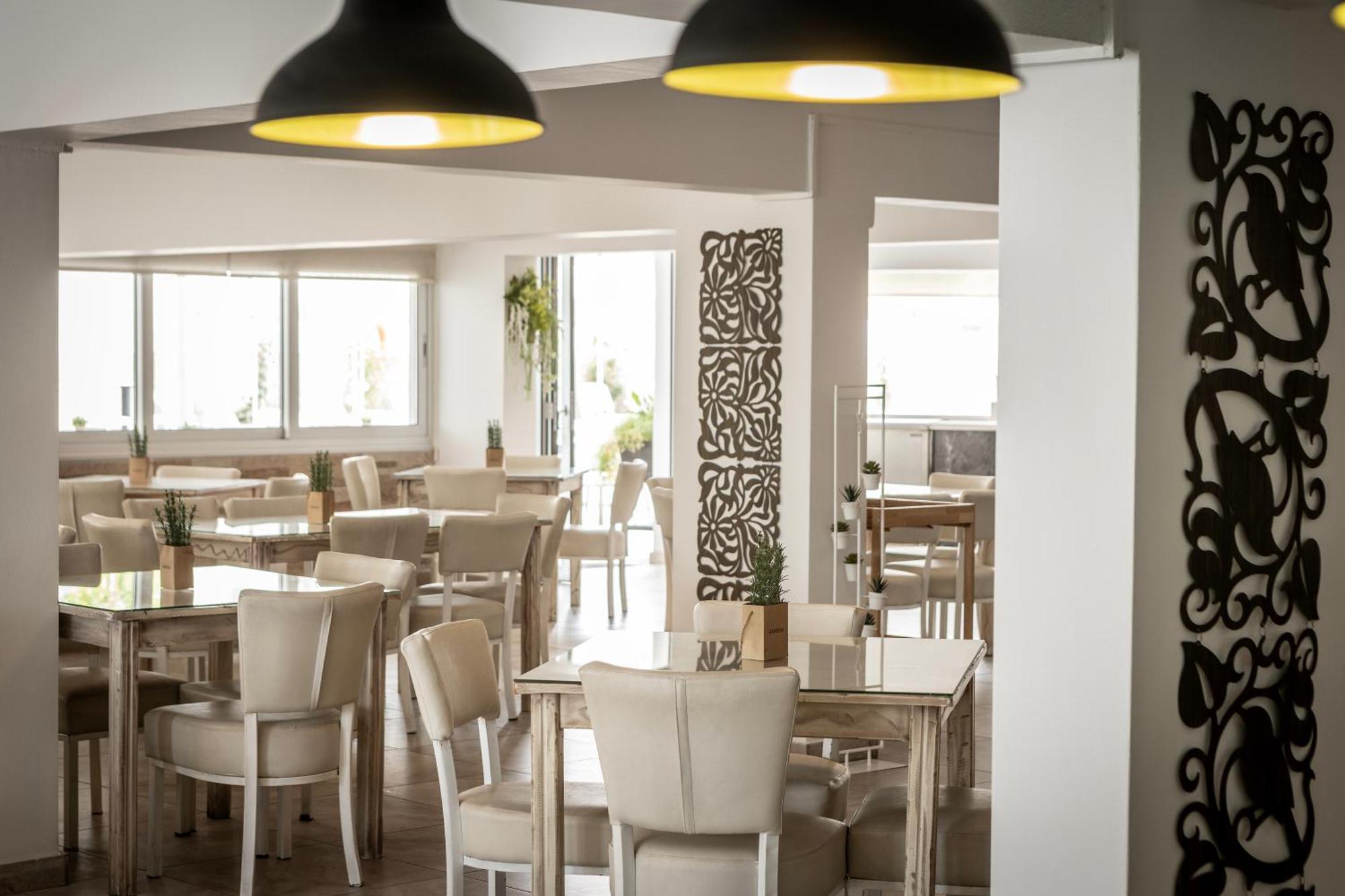 Cactus Hotel ลาร์นาคา ภายนอก รูปภาพ