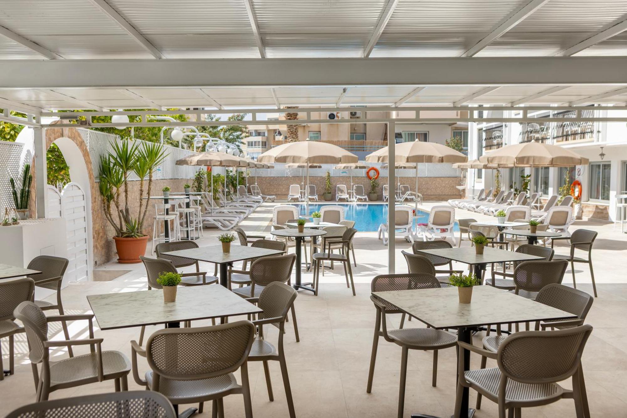 Cactus Hotel ลาร์นาคา ภายนอก รูปภาพ