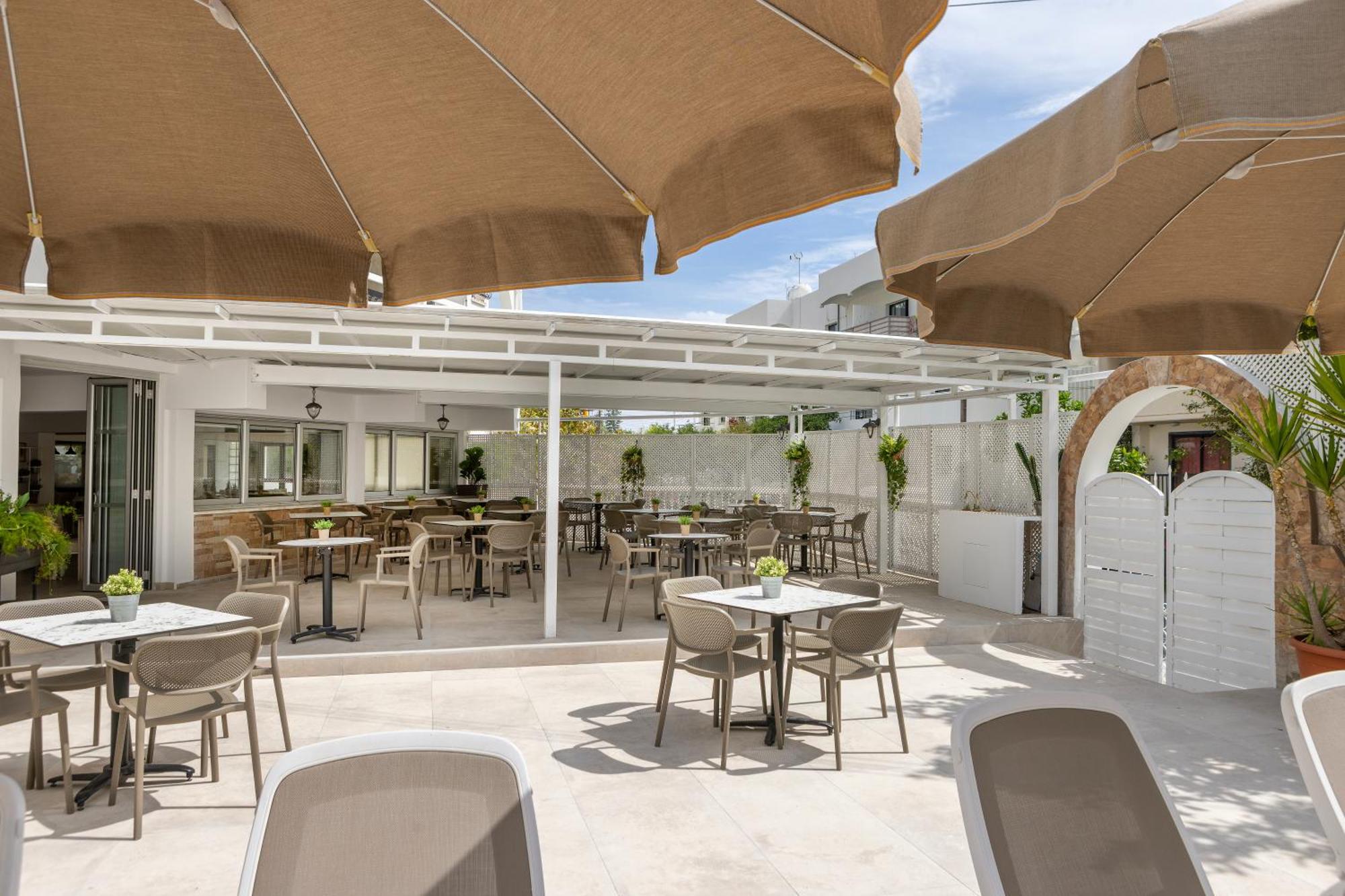 Cactus Hotel ลาร์นาคา ภายนอก รูปภาพ