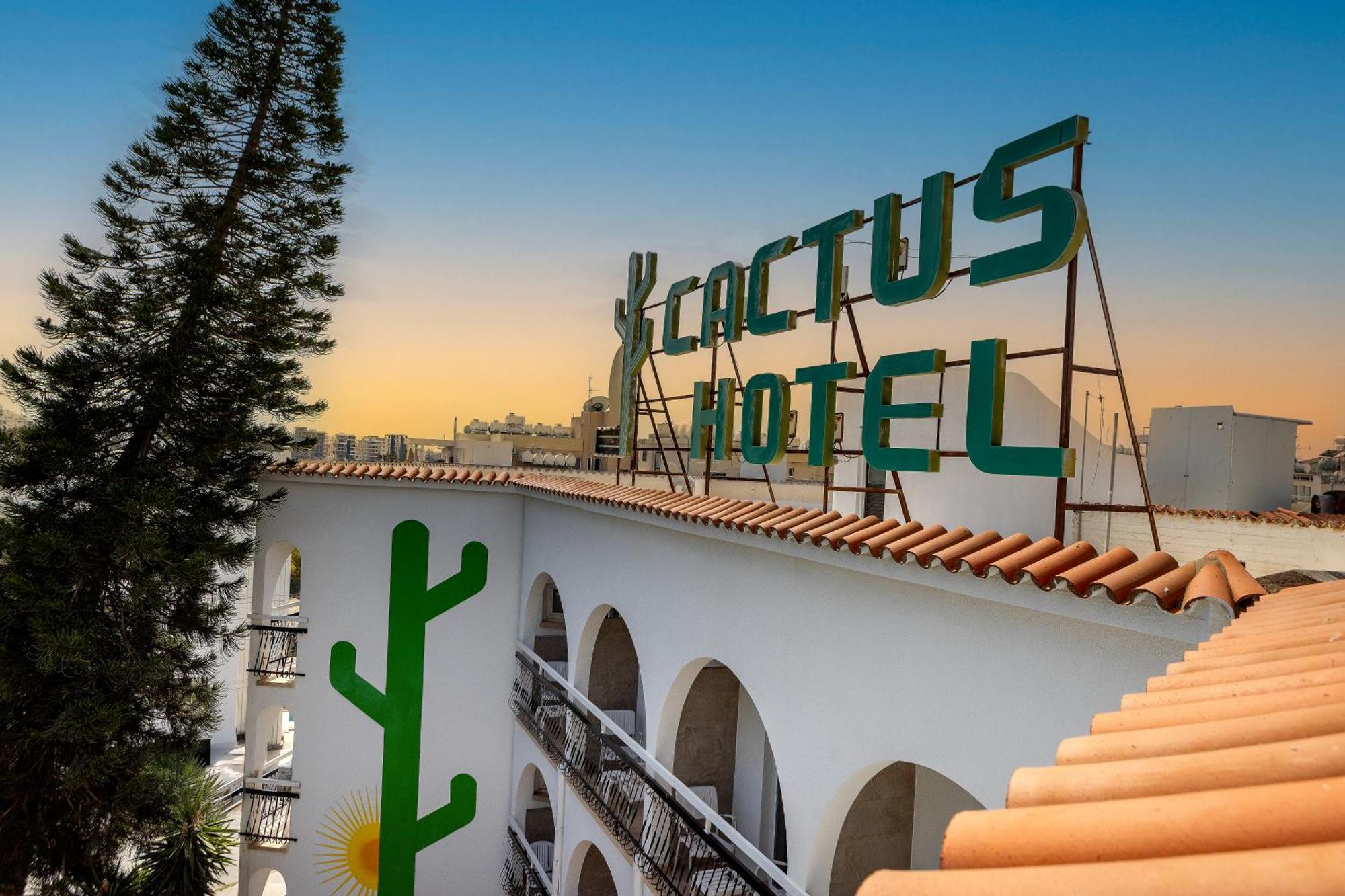 Cactus Hotel ลาร์นาคา ภายนอก รูปภาพ