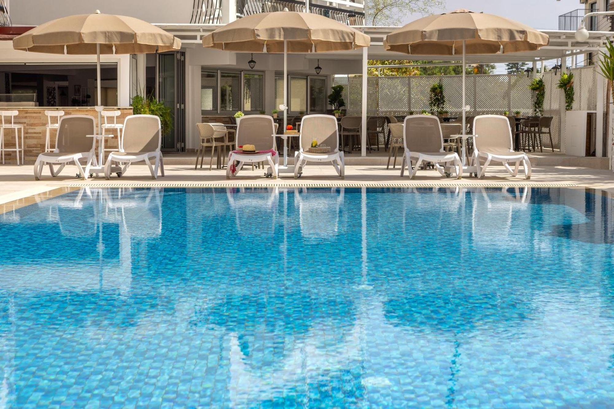 Cactus Hotel ลาร์นาคา ภายนอก รูปภาพ