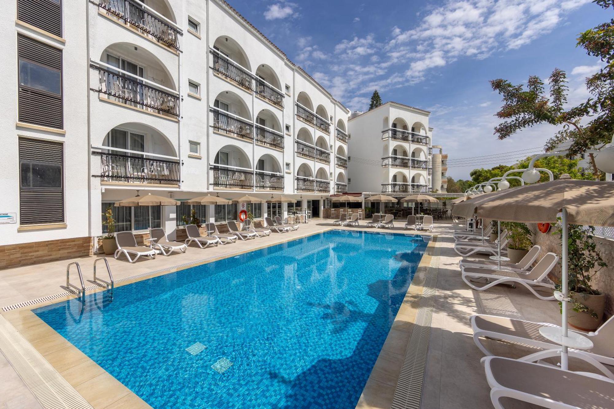 Cactus Hotel ลาร์นาคา ภายนอก รูปภาพ