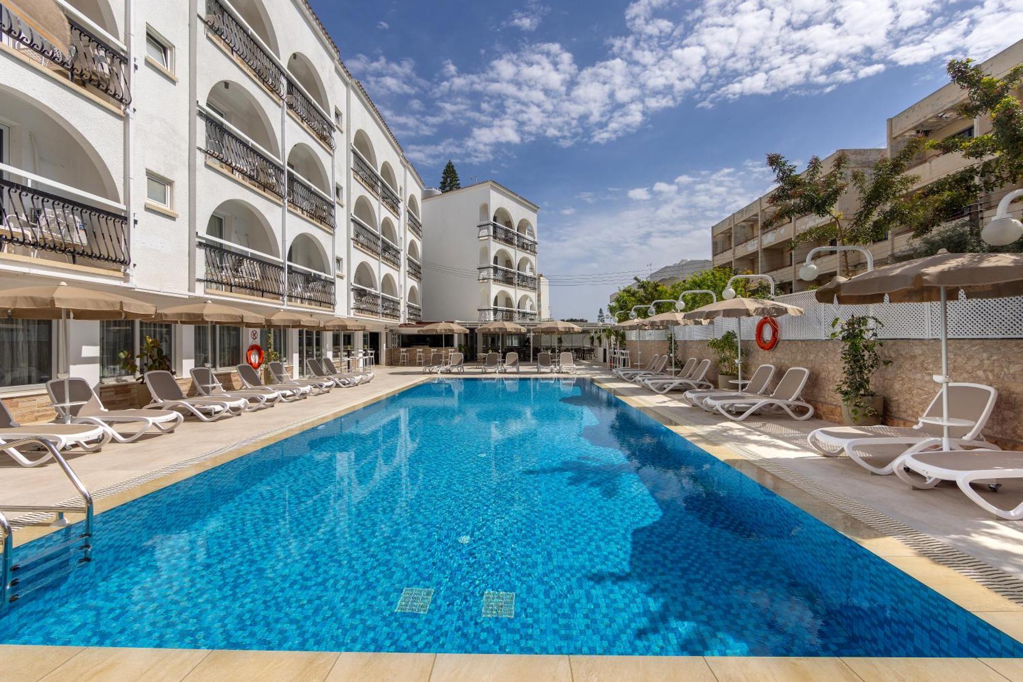Cactus Hotel ลาร์นาคา ภายนอก รูปภาพ