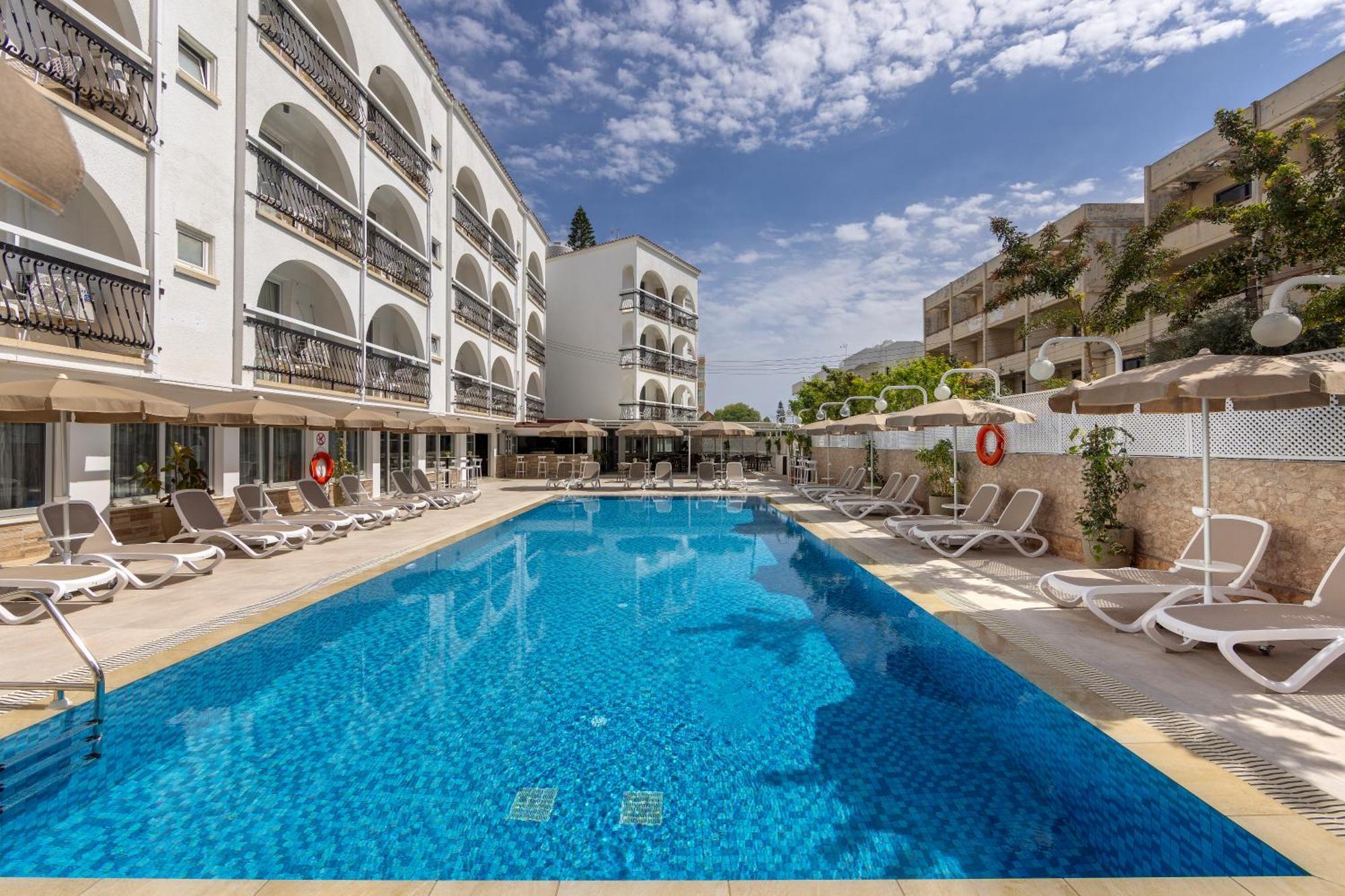 Cactus Hotel ลาร์นาคา ภายนอก รูปภาพ