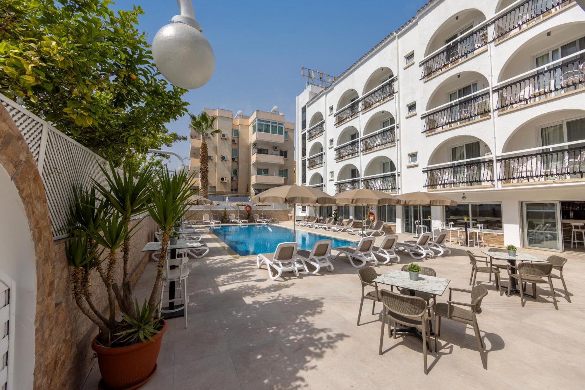 Cactus Hotel ลาร์นาคา ภายนอก รูปภาพ