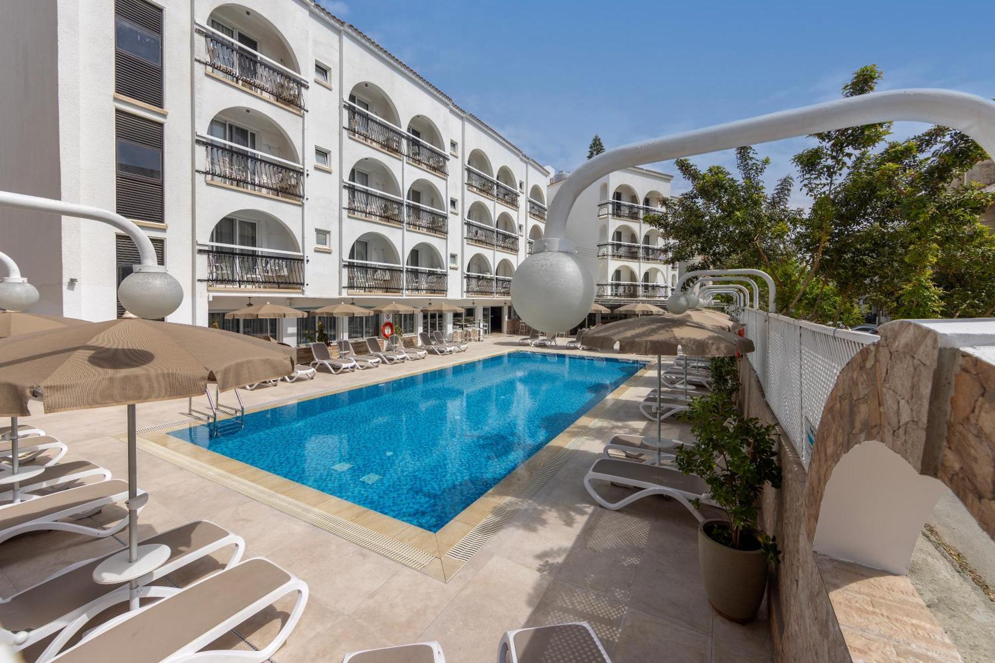 Cactus Hotel ลาร์นาคา ภายนอก รูปภาพ
