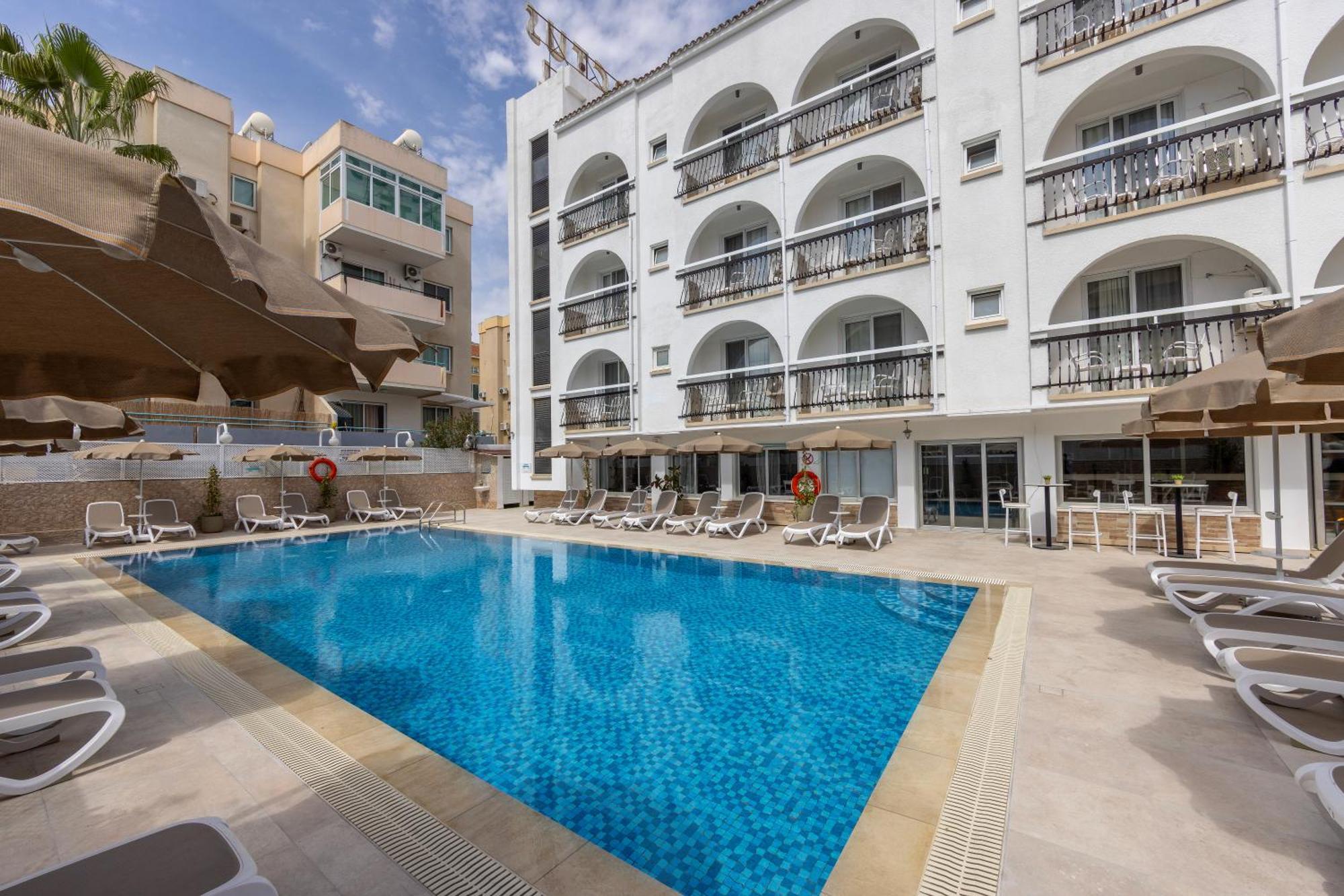 Cactus Hotel ลาร์นาคา ภายนอก รูปภาพ