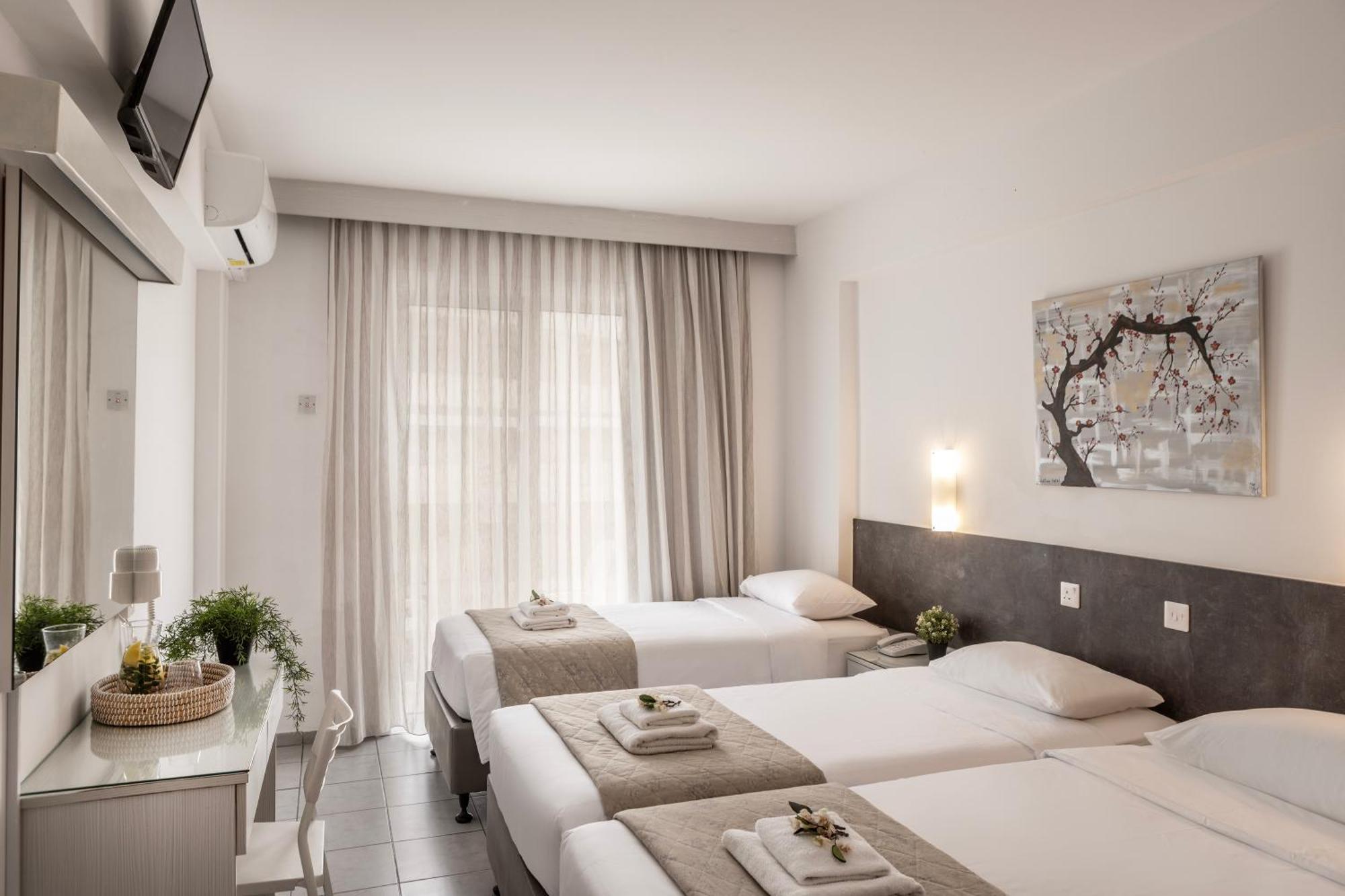 Cactus Hotel ลาร์นาคา ภายนอก รูปภาพ
