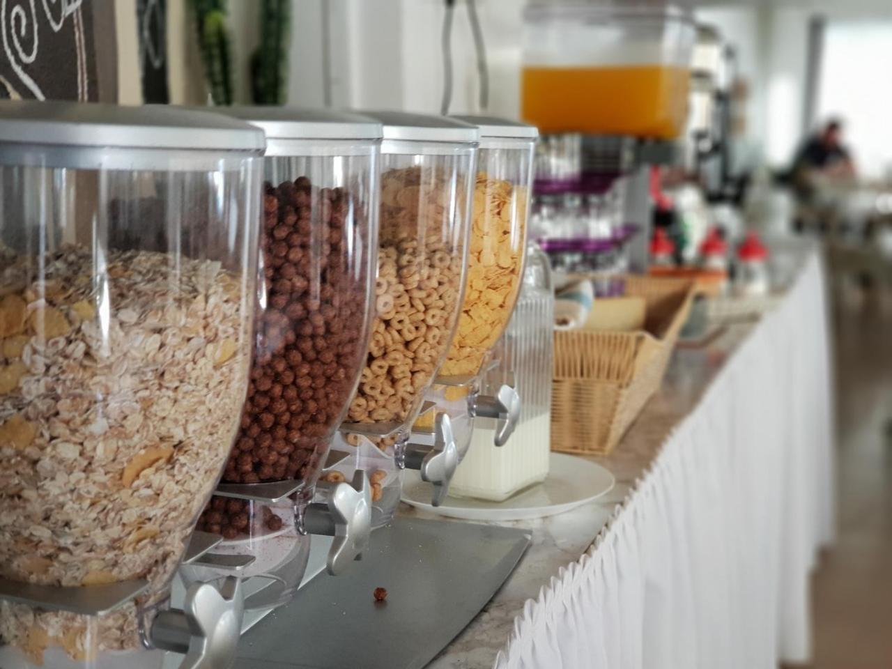 Cactus Hotel ลาร์นาคา ภายนอก รูปภาพ